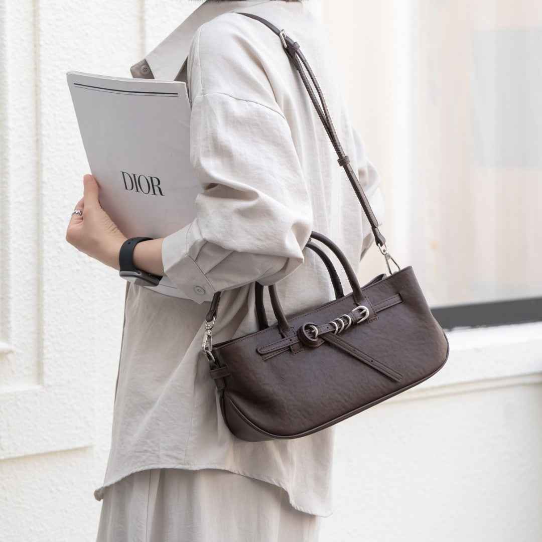 Vintage Vegetable-tanned Leather Handbag For Women, High-end Single-shoulder Bag With A Unique Belt Buckle Design, Genuine Leather Crossbody Bag